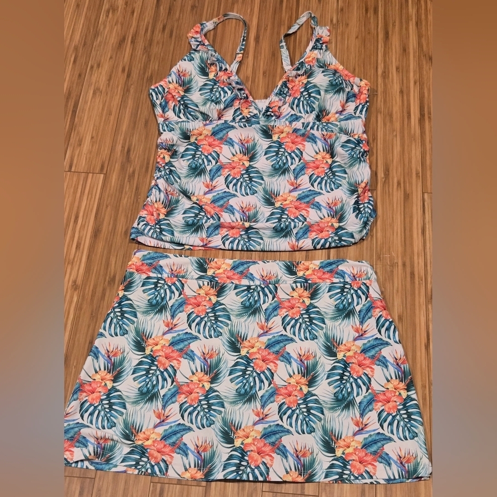 NWT Nicole Miller Studio Floral Ruffle Swim Set- White with Teal & Coral Floral
